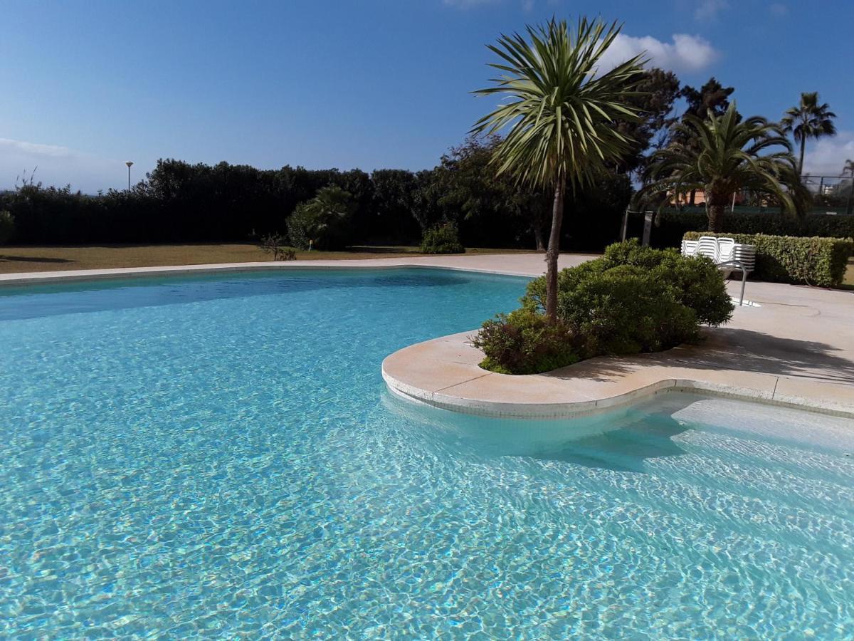 Beachfront Neptuno I, Complex,views,pool,garden, Elviria