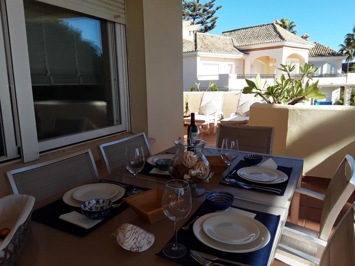 Appartamento Beachfront Neptuno I, Complex,views,pool,garden, Elviria Marbella